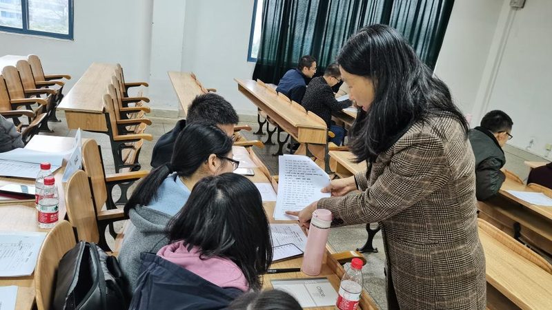 网络课程与线下课程：价格背后的差异与考量